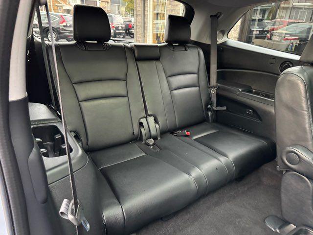 Photo of 2016 Silver Honda Pilot