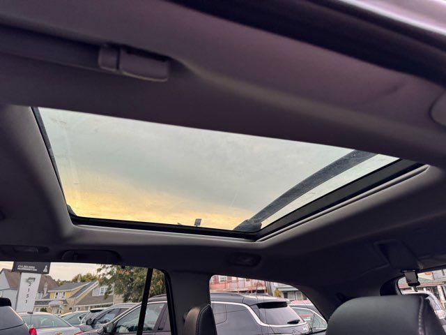 Photo of 2016 Silver Honda Pilot