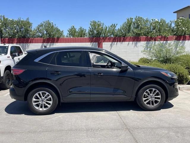 Photo of 2022 Agate Black Ford Escape