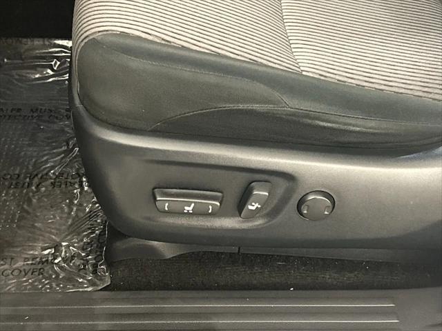 Photo of 2022 White Toyota 4Runner