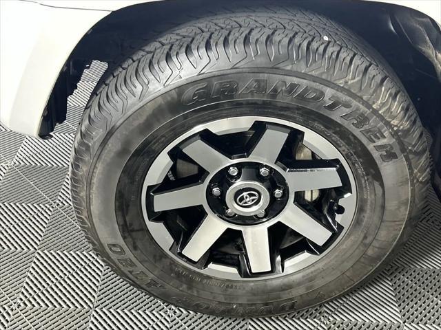 Photo of 2022 White Toyota 4Runner