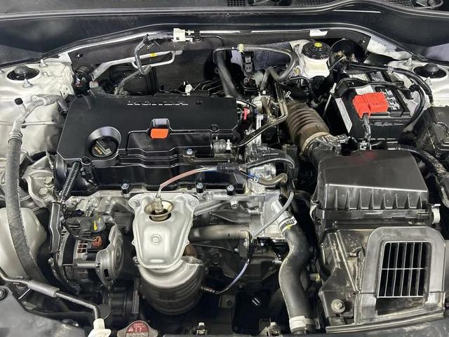 Photo of 2023 Platinum White Pearl Honda HR-V