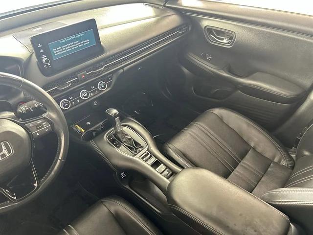 Photo of 2023 Platinum White Pearl Honda HR-V