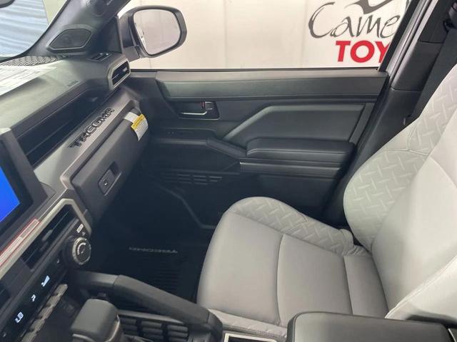Photo of 2025 Ice Cap Toyota Tacoma