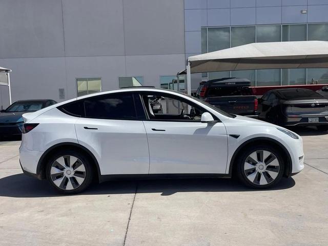 Photo of 2022 Pearl White Multi-Coat Tesla Model Y