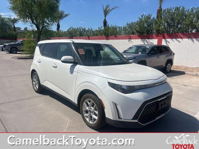 Photo of 2023 Snow White Pearl Kia Soul