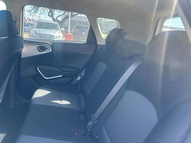 Photo of 2023 Snow White Pearl Kia Soul