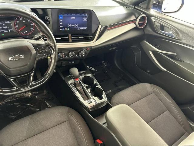 Photo of 2024 Fountain Blue Chevrolet Trax