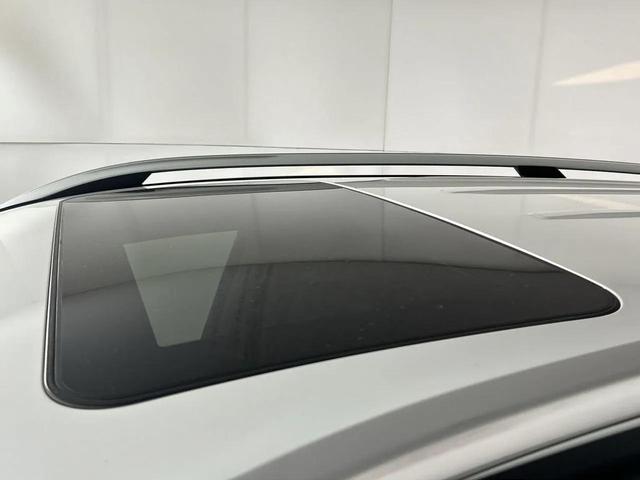 Photo of 2023 Polar White Mercedes-Benz GLE 350