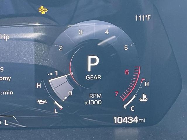 Photo of 2024 Summit White GMC Canyon