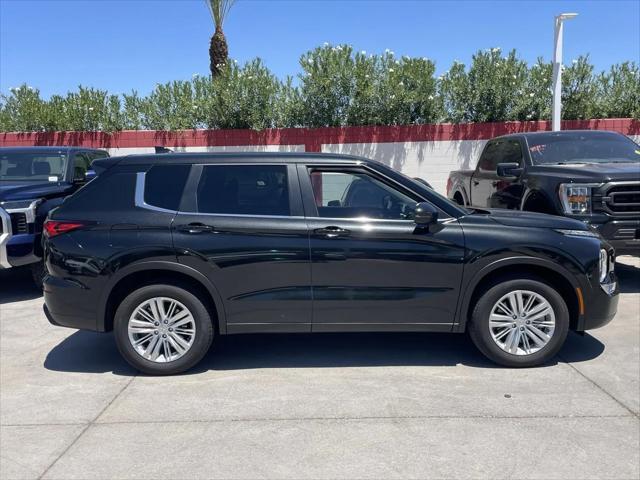 Photo of 2024 Black Diamond Mitsubishi Outlander