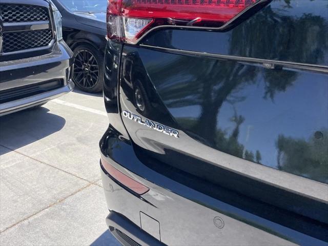 Photo of 2024 Black Diamond Mitsubishi Outlander