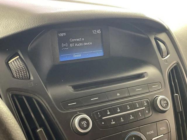 Photo of 2015 Ingot Silver Ford Focus