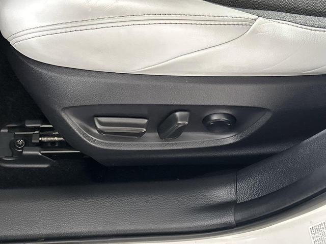 Photo of 2020 Midnight Black Toyota Corolla
