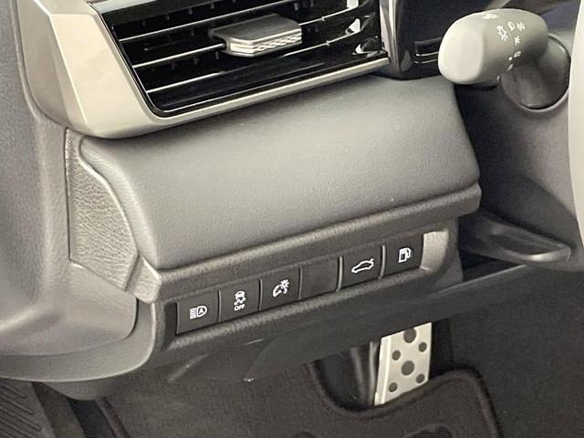 Photo of 2025 Wind Chill Pearl Toyota Camry