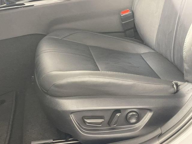 Photo of 2025 Wind Chill Pearl Toyota Camry