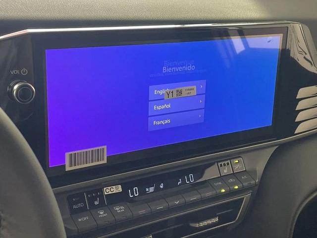 Photo of 2025 Wind Chill Pearl Toyota Camry