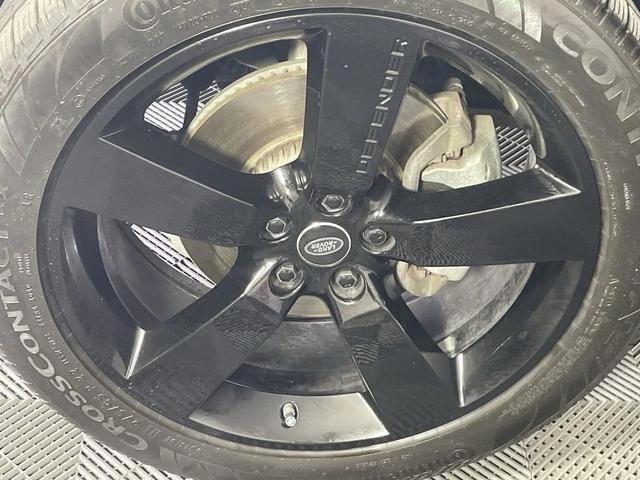 Photo of 2020 Santorini Black Land Rover Defender