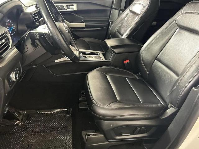 Photo of 2021 Star White Metallic Tri-Coat Ford Explorer