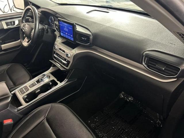 Photo of 2021 Star White Metallic Tri-Coat Ford Explorer
