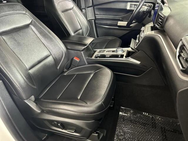 Photo of 2021 Star White Metallic Tri-Coat Ford Explorer