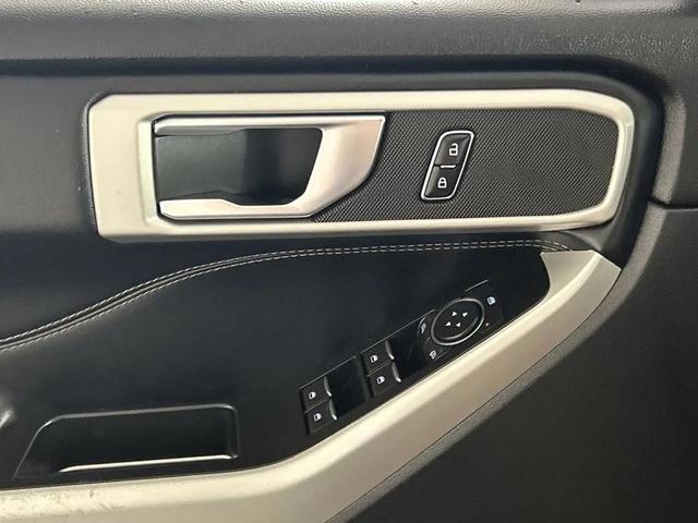 Photo of 2021 Star White Metallic Tri-Coat Ford Explorer