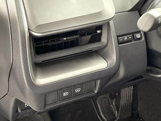 Photo of 2025 Wind Chill Pearl Toyota Prius