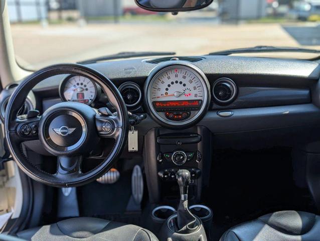 Photo of 2012 White MINI Cooper S