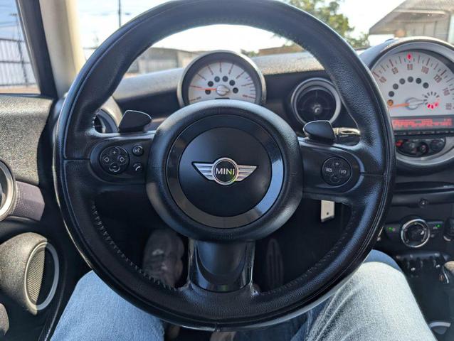 Photo of 2012 White MINI Cooper S