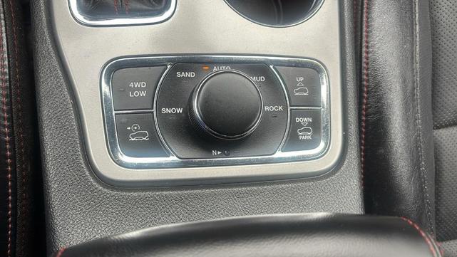 Photo of 2018 Diamond Black Jeep Grand Cherokee