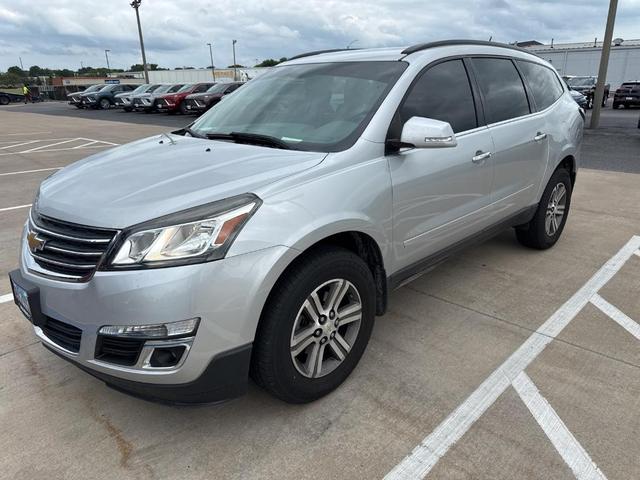 Photo of 2017 Silver Ice Metallic Chevrolet Traverse