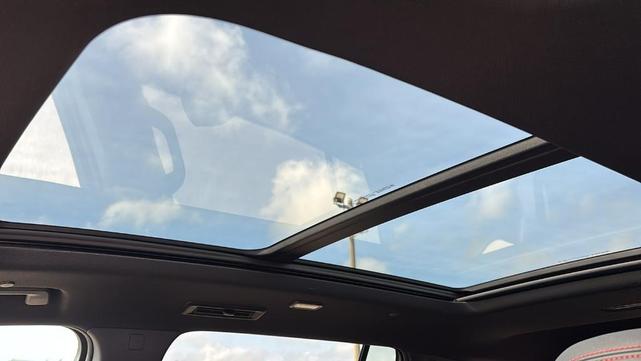 Photo of 2025 Mosaic Black Metallic Chevrolet Traverse