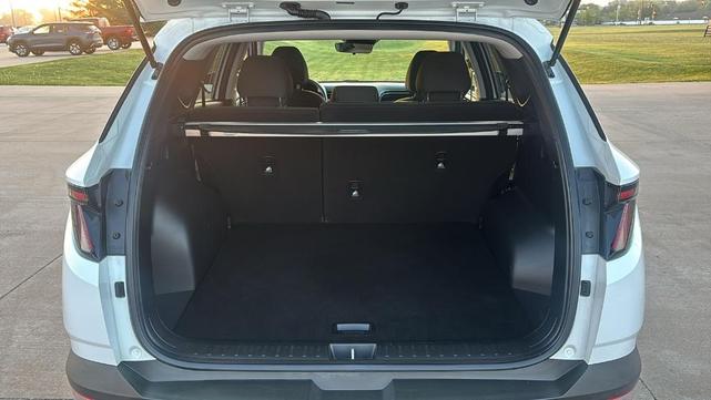 Photo of 2022 Quartz White Hyundai TUCSON