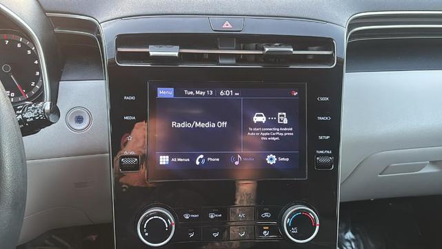 Photo of 2022 Quartz White Hyundai TUCSON
