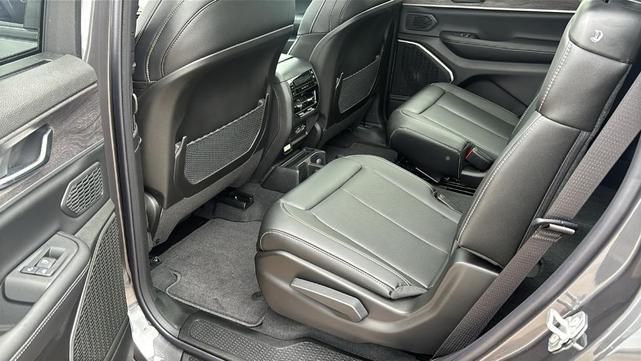 Photo of 2025 Baltic Gray Jeep Grand Cherokee L