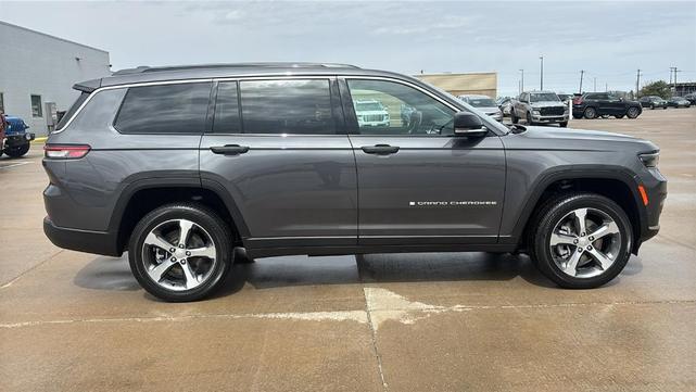 Photo of 2025 Baltic Gray Jeep Grand Cherokee L