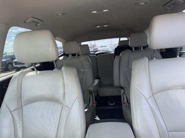 Photo of 2021 White Frost Tri-Coat Buick Enclave