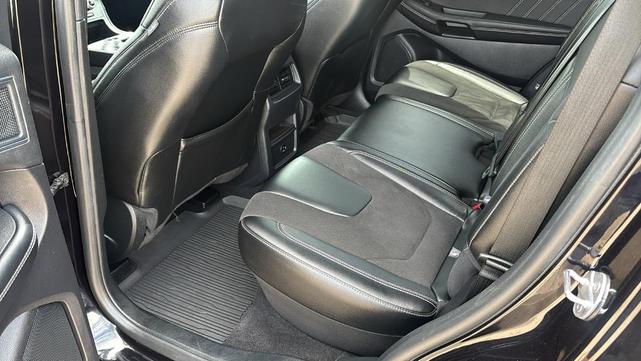 Photo of 2021 Agate Black Metallic Ford Edge