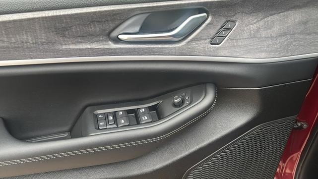 Photo of 2025 Velvet Red Pearlcoat Jeep Grand Cherokee L