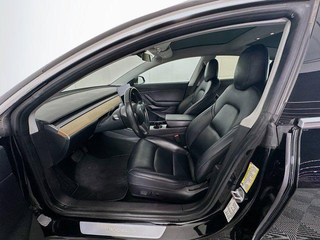 Photo of 2018 Obsidian Black Metallic Tesla Model 3