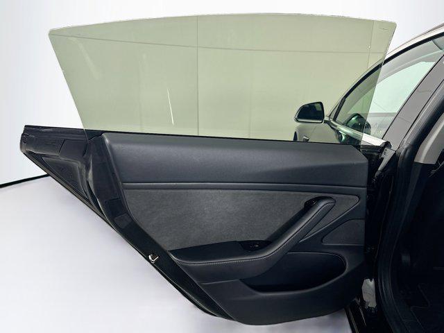 Photo of 2018 Obsidian Black Metallic Tesla Model 3