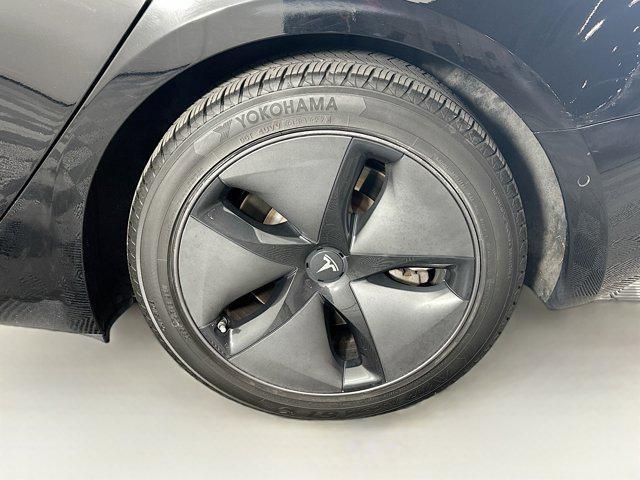 Photo of 2018 Obsidian Black Metallic Tesla Model 3