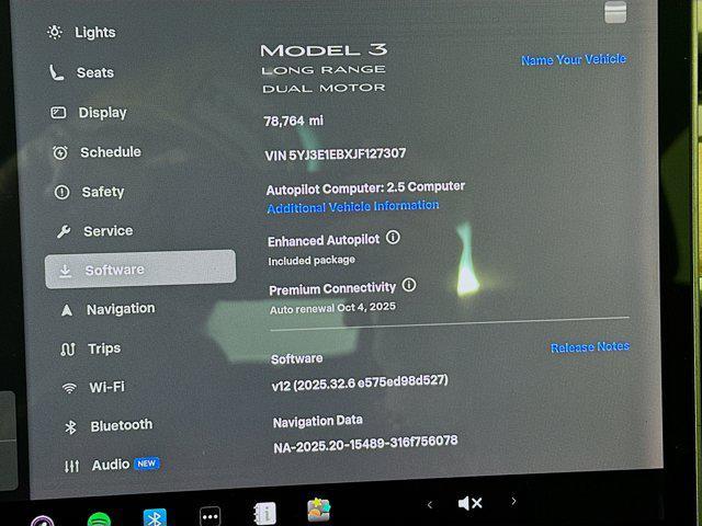 Photo of 2018 Obsidian Black Metallic Tesla Model 3
