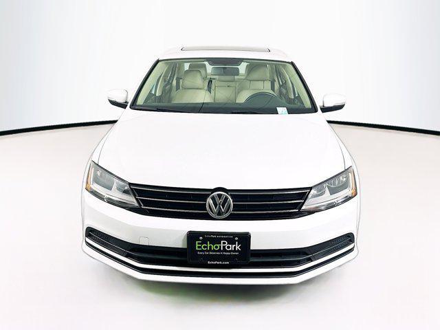 Photo of 2017 Pure White Volkswagen Jetta