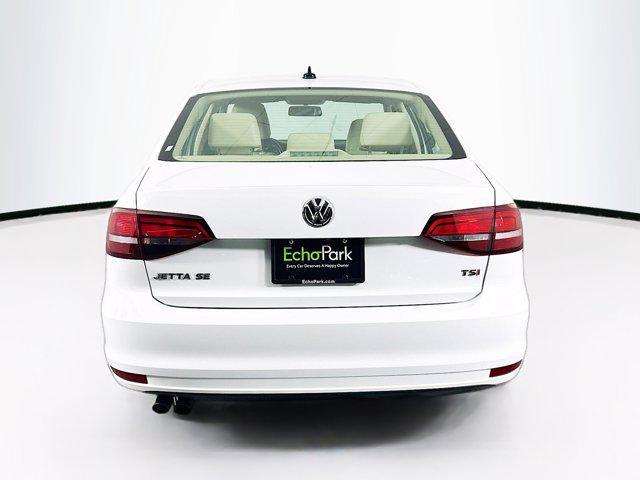 Photo of 2017 Pure White Volkswagen Jetta
