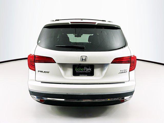 Photo of 2016 White Diamond Pearl Honda Pilot