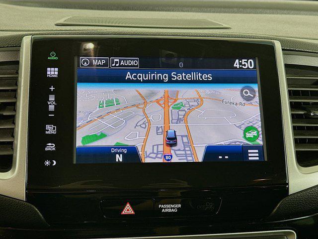 Photo of 2016 White Diamond Pearl Honda Pilot