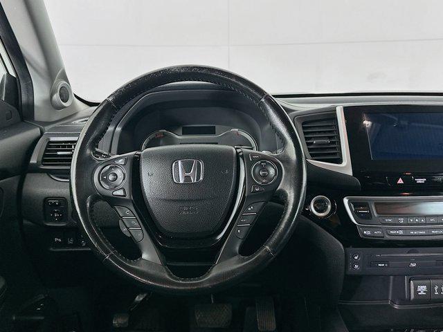 Photo of 2016 White Diamond Pearl Honda Pilot