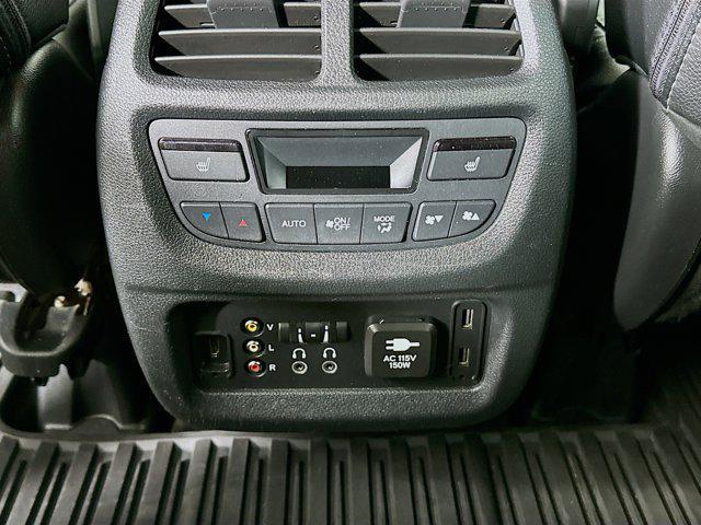 Photo of 2016 White Diamond Pearl Honda Pilot