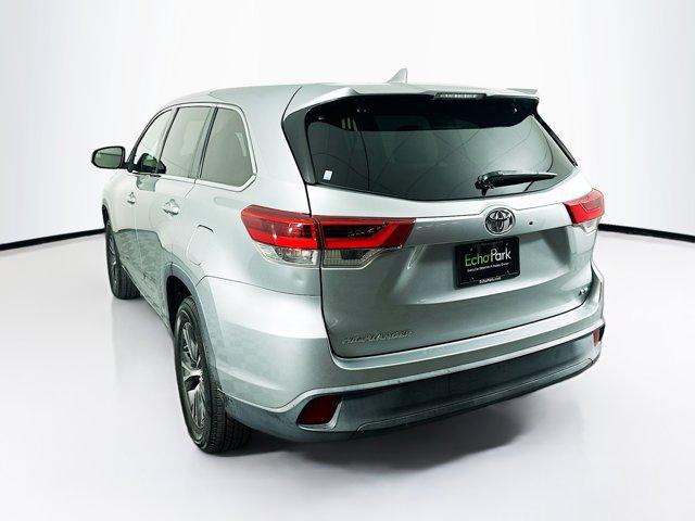 Photo of 2017 Celestial Silver Metallic Toyota Highlander